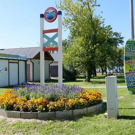 Отель Familia Camping Balaton Балатонёсёд Экстерьер фото