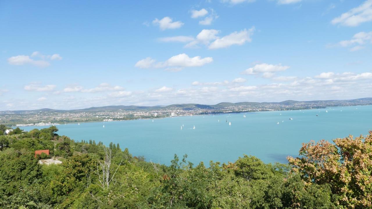 Отель Familia Camping Balaton Балатонёсёд Экстерьер фото